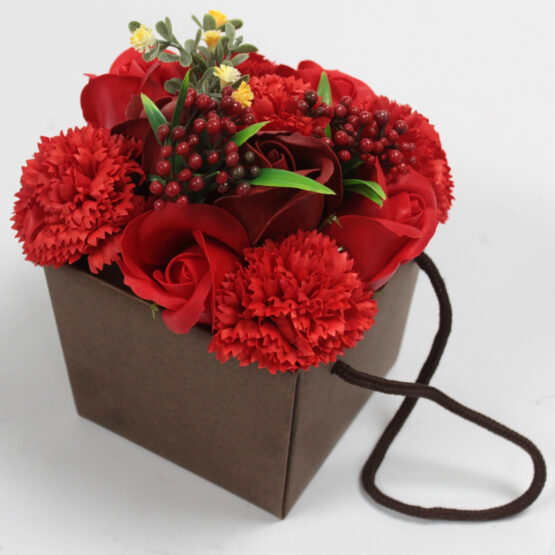 Bouquet Flores Sabão: Rosas Vermelhas e Cravos