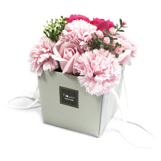 Bouquet Flores Sabão: Rosas Cor de Rosa e Cravos