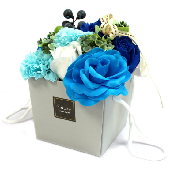 Bouquet Flores Sabão: Rosas Azuis e Cravos